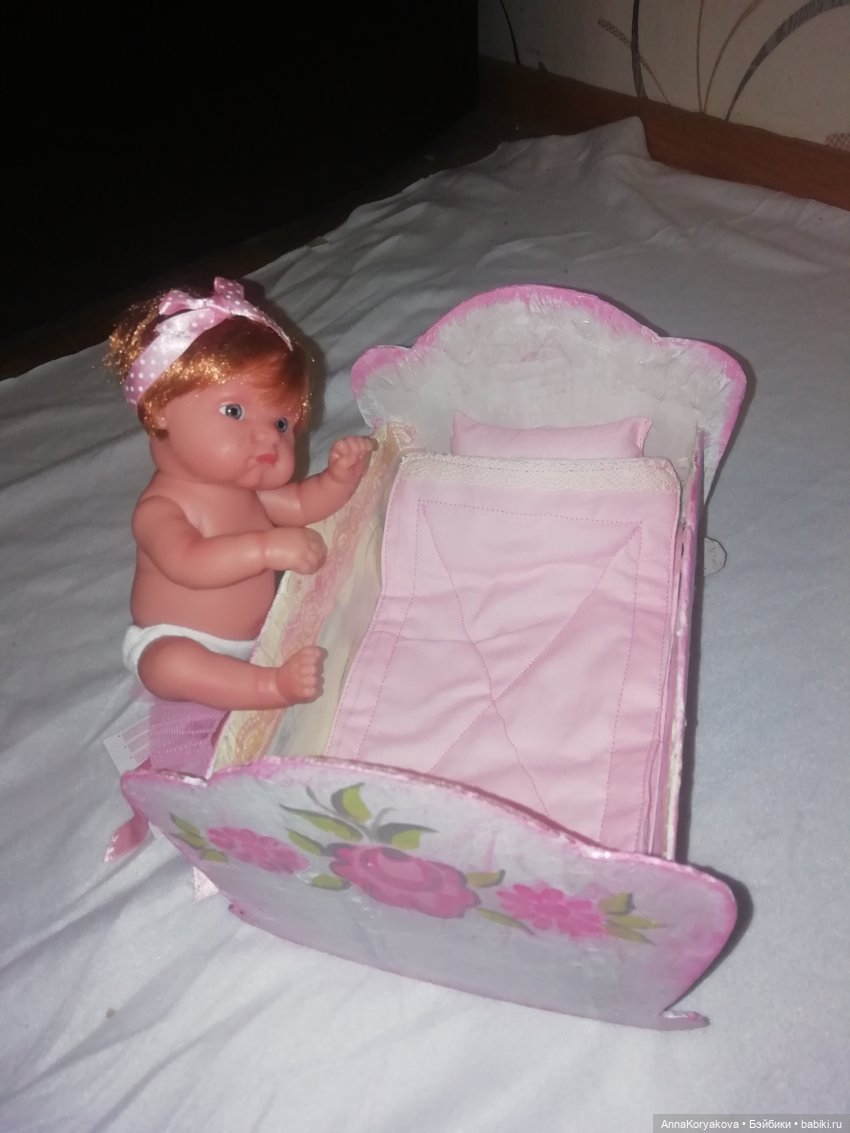 Кроватка для Пепиты — Мебель для кукол и домиков: фото (фото 3)