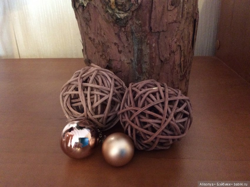 Как моя Элина наряжала ёлку (фото 3)