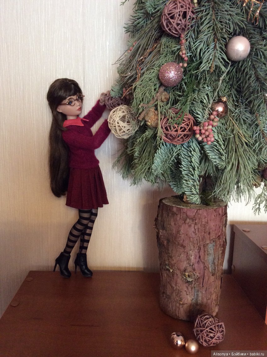 Как моя Элина наряжала ёлку (фото 6)