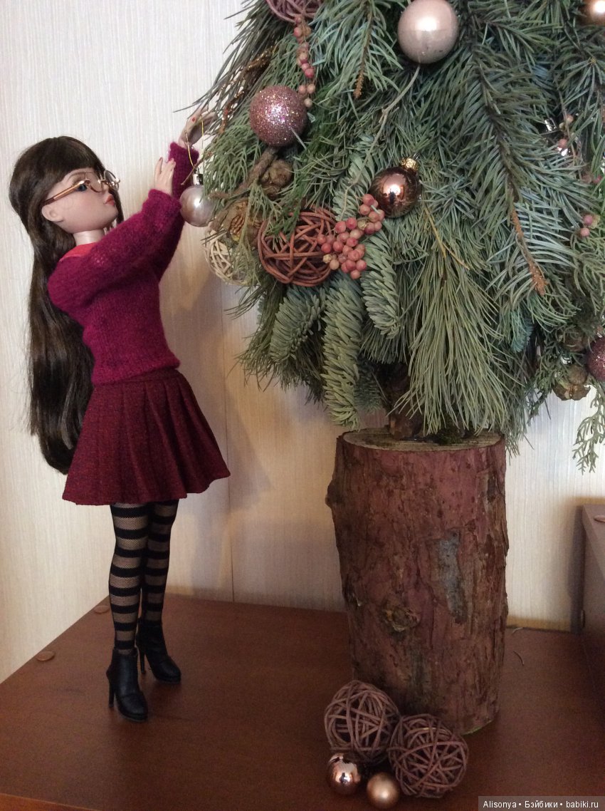 Как моя Элина наряжала ёлку (фото 5)