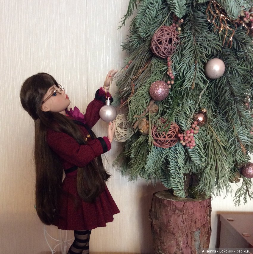 Как моя Элина наряжала ёлку
