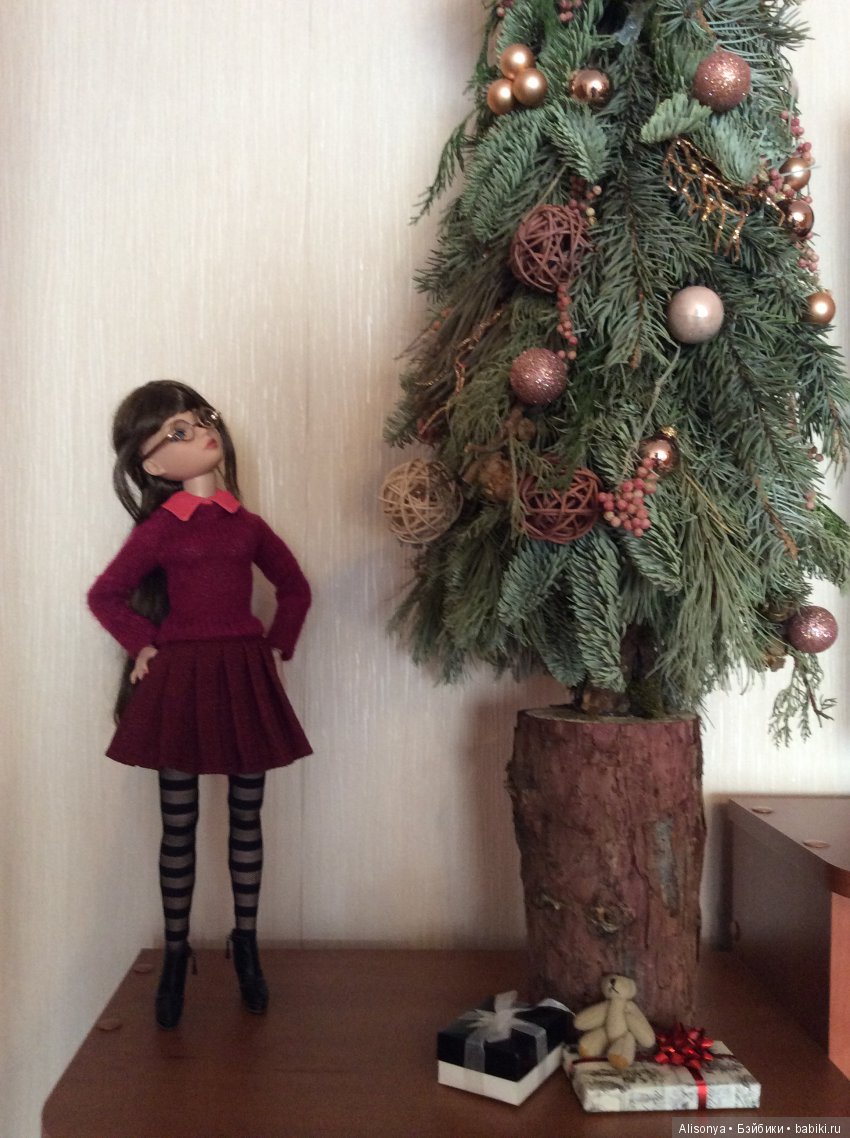 Как моя Элина наряжала ёлку