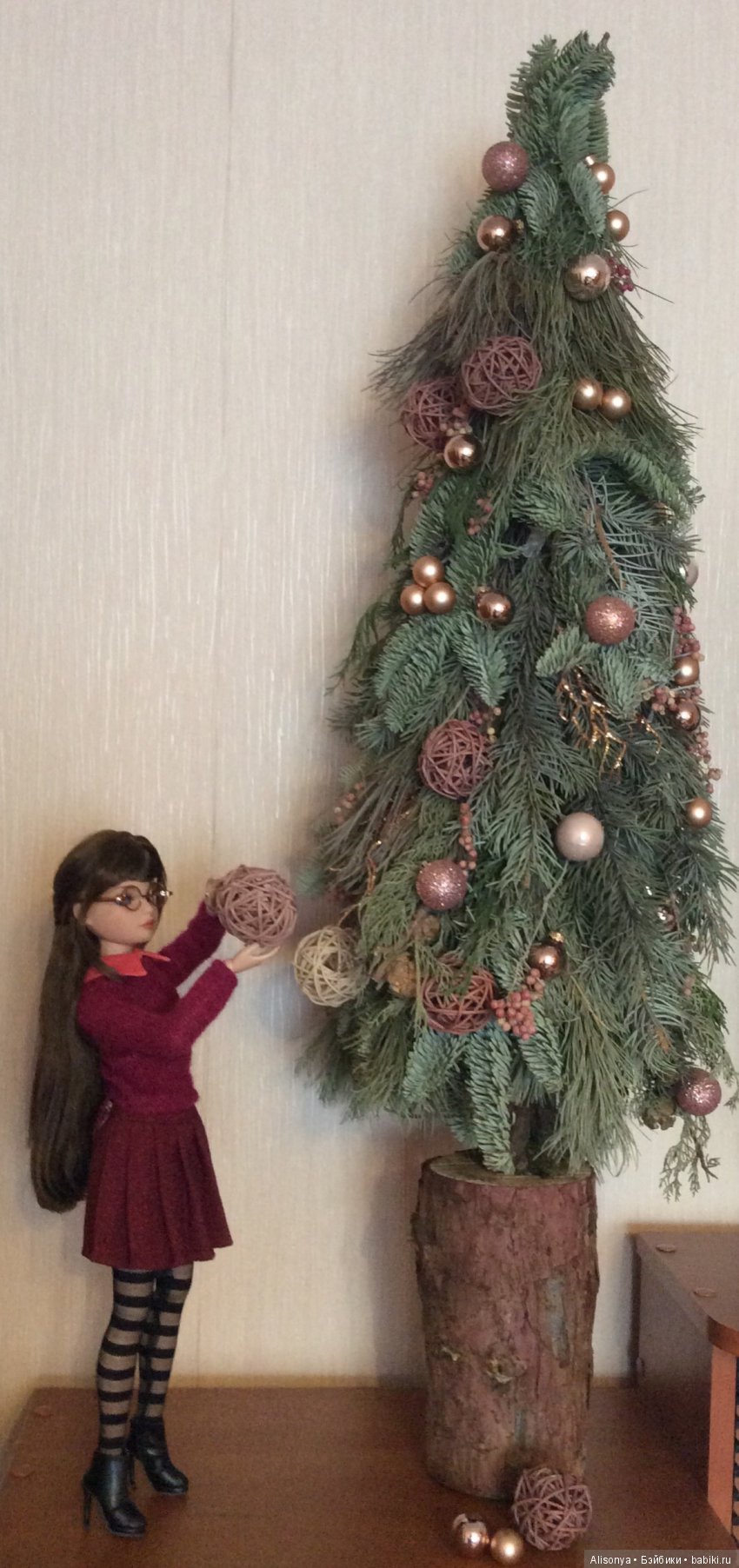 Как моя Элина наряжала ёлку (фото 7)