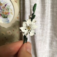 МК Ветка лилии из полимерной глины. Миссис Бэйбики 2020