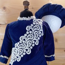 Платье и берет на антикварную или винтажную куклу ростом 66-70 см