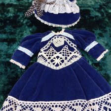 Платье и шляпка   из бархата на антикварную куклу ростом 45 см