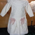 Платье и чепчик на антикварную куклу ростом 60-65 см