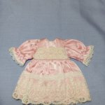 Платье шёлк на маленькую антикварную или винтажную куклу