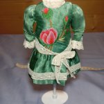 Платье шёлк на антикварную или винтажную куклу