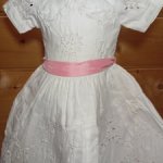 Платье лён с ришелье  на антикварную или винтажную куклу