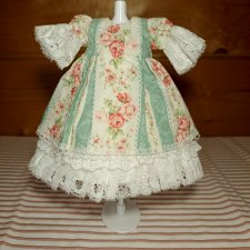 Платье на антикварную или винтажную куклу рост 22-24 см