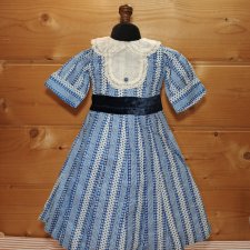 Платье на антикварную или винтажную куклу рост 60-65 см