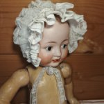 Чепчик - боннет из антикварных тканей для винтажной или антикварной куклы