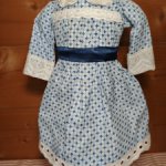 Платье на антикварную или винтажную куклу рост 40 см