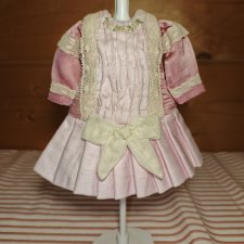 Платье шёлк на антикварную или винтажную куклу рост 22-24 см