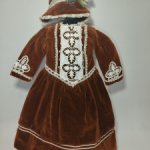Платье  и чепчик бархат на антикварную или винтажную куклу рост 50 см