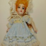 Платье и чепчик на антикварную или винтажную куклу рост 18+-2 см