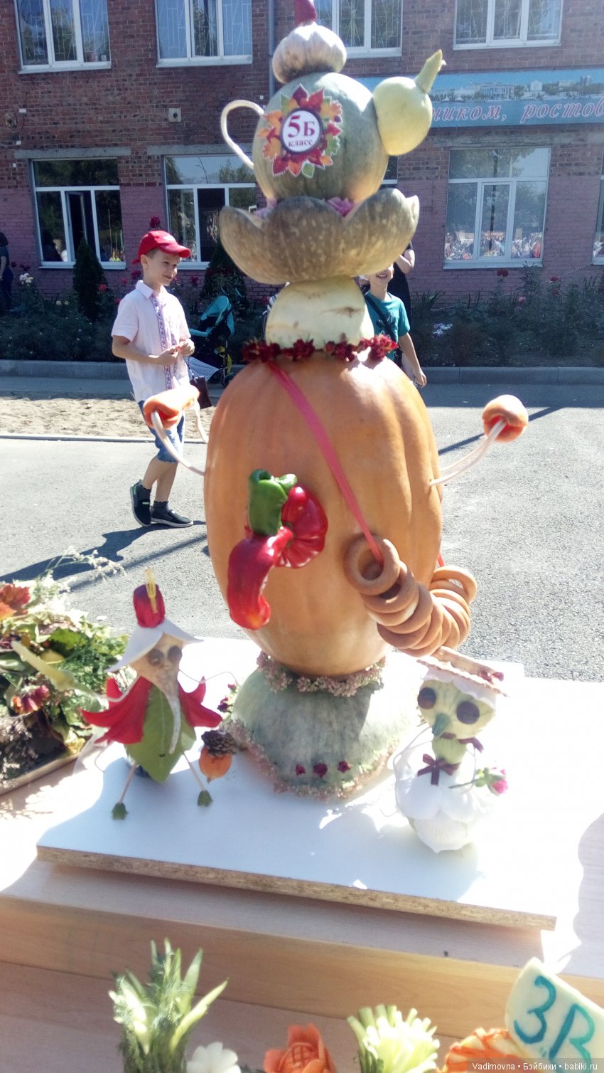 Ежегодная школьная осенняя ярмарка научит