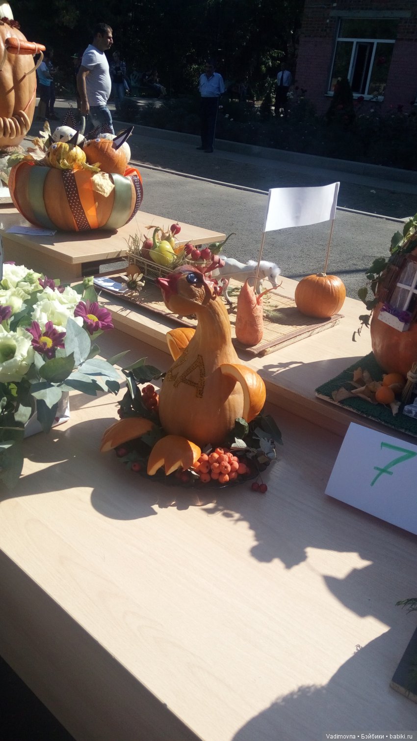 Ежегодная школьная осенняя ярмарка научит