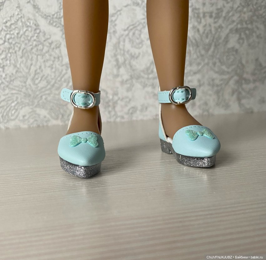 Праздничная Кэнди | Бэйбики Праздничная Кэнди — Куклы Ruby Red (Руби Ред) Fashion Friends: Siblies (фото 8)