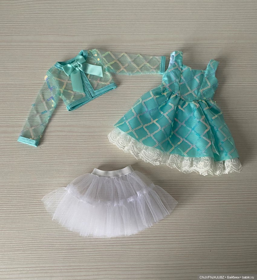 Праздничная Кэнди | Бэйбики Праздничная Кэнди — Куклы Ruby Red (Руби Ред) Fashion Friends: Siblies (фото 4)