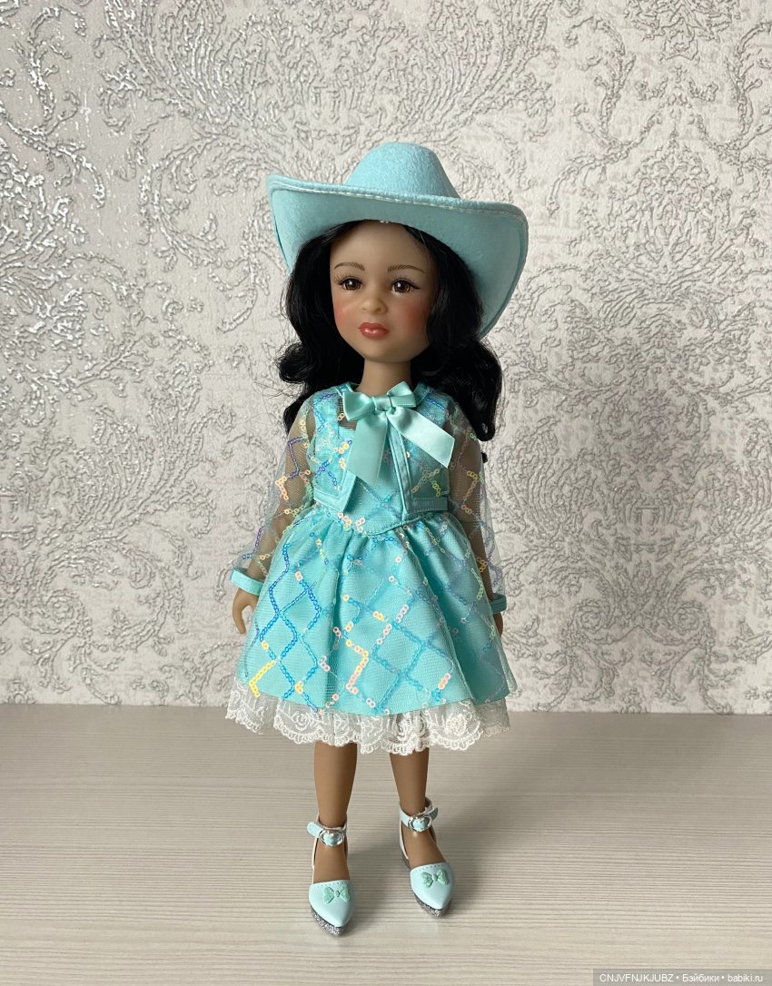 Праздничная Кэнди | Бэйбики Праздничная Кэнди — Куклы Ruby Red (Руби Ред) Fashion Friends: Siblies (фото 10)