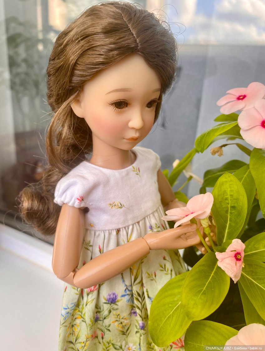 Александра — Куклы Ruby Red (Руби Ред) Fashion Friends: Siblies