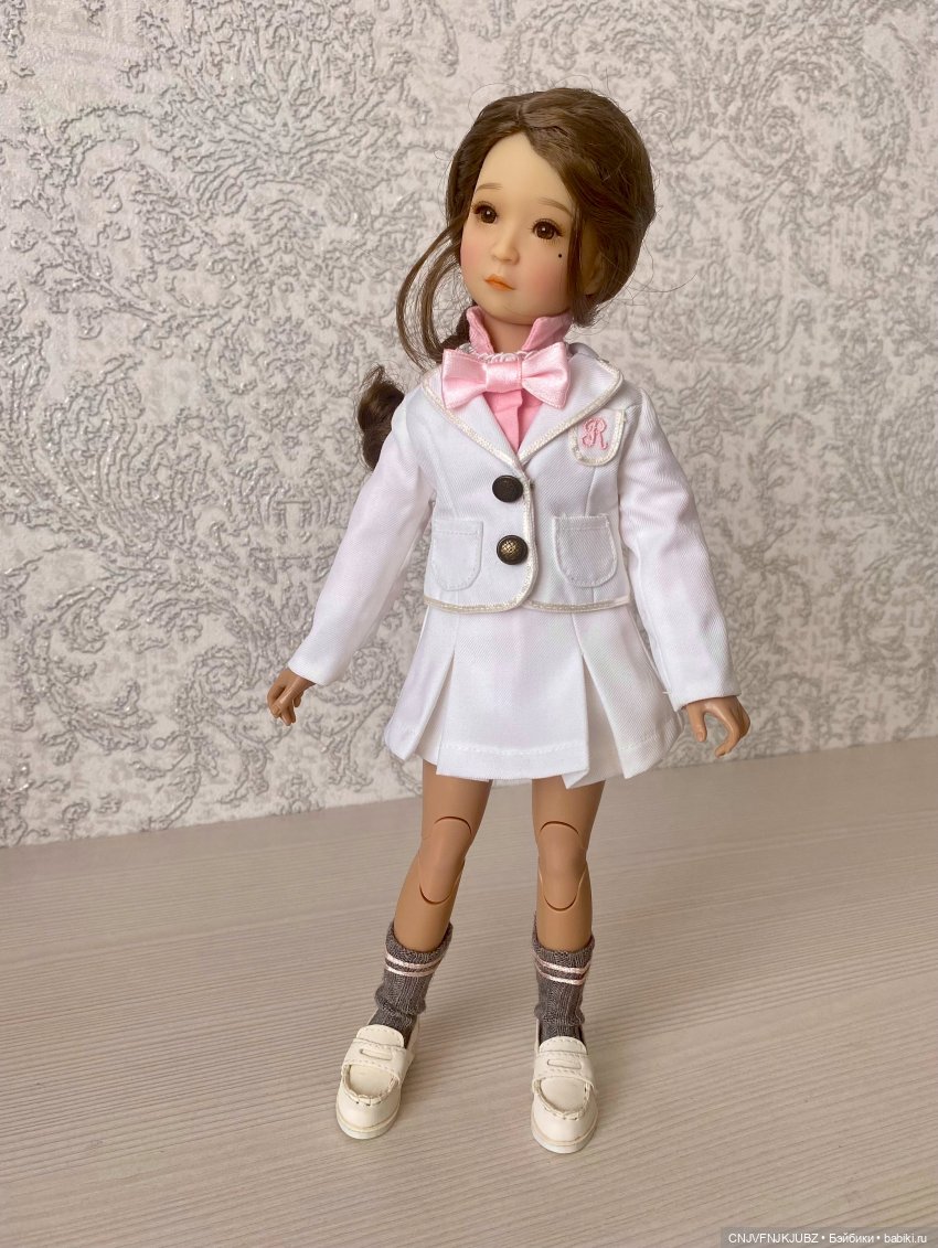 Александра — Куклы Ruby Red (Руби Ред) Fashion Friends: Siblies (фото 6)