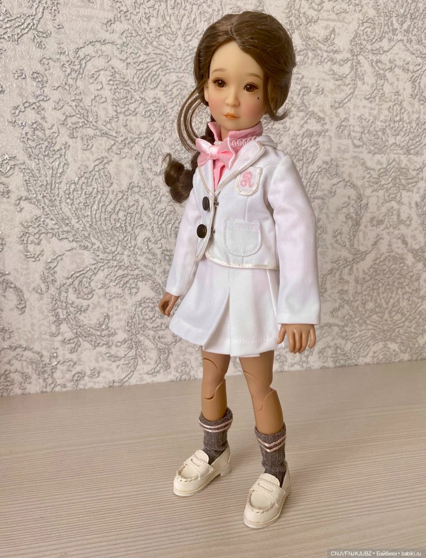 Александра — Куклы Ruby Red (Руби Ред) Fashion Friends: Siblies (фото 9)