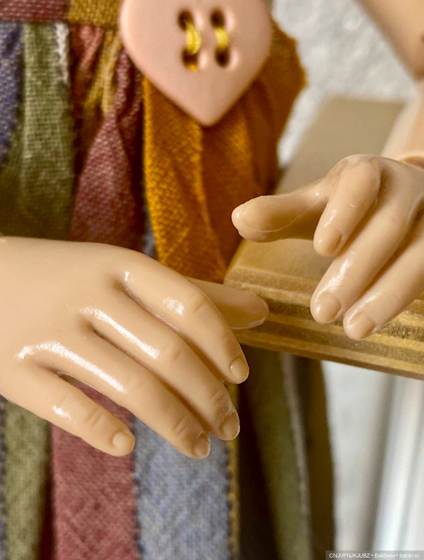 Александра — Куклы Ruby Red (Руби Ред) Fashion Friends: Siblies