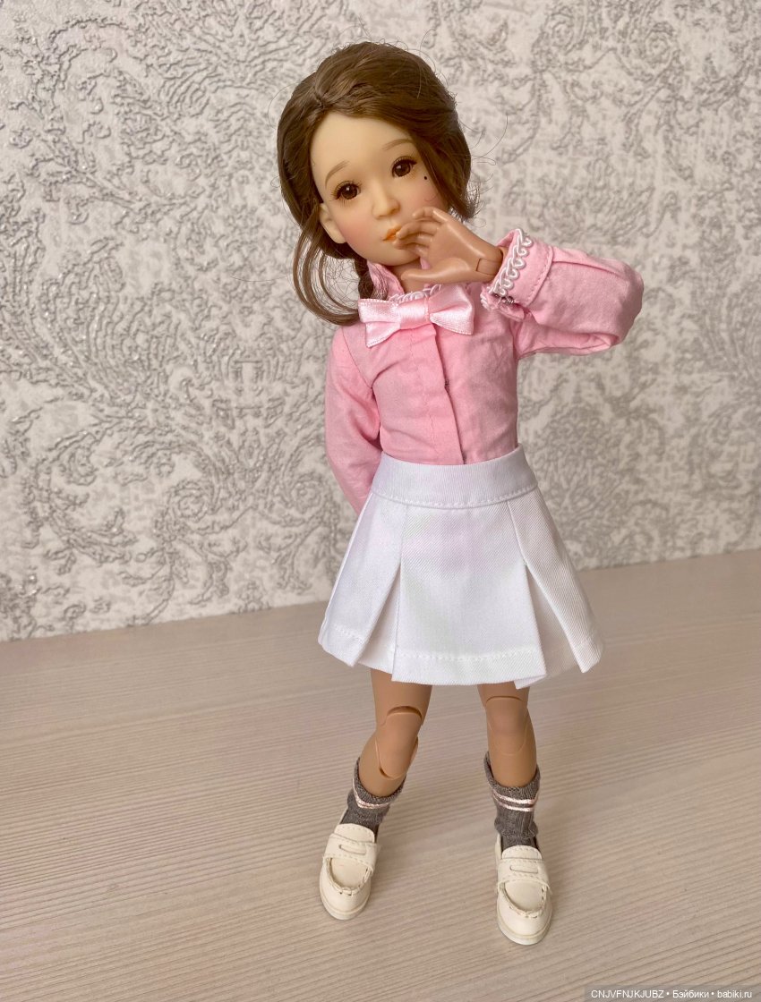 Александра — Куклы Ruby Red (Руби Ред) Fashion Friends: Siblies (фото 4)