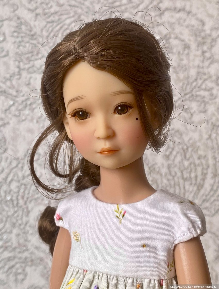 Александра — Куклы Ruby Red (Руби Ред) Fashion Friends: Siblies