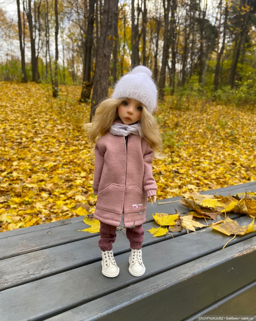 Пойдём по листьям пошуршим