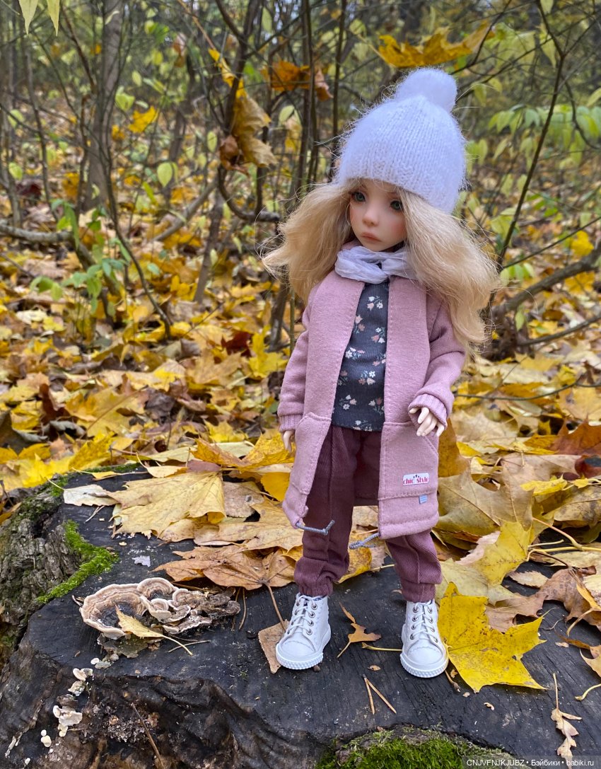 Пойдём по листьям пошуршим