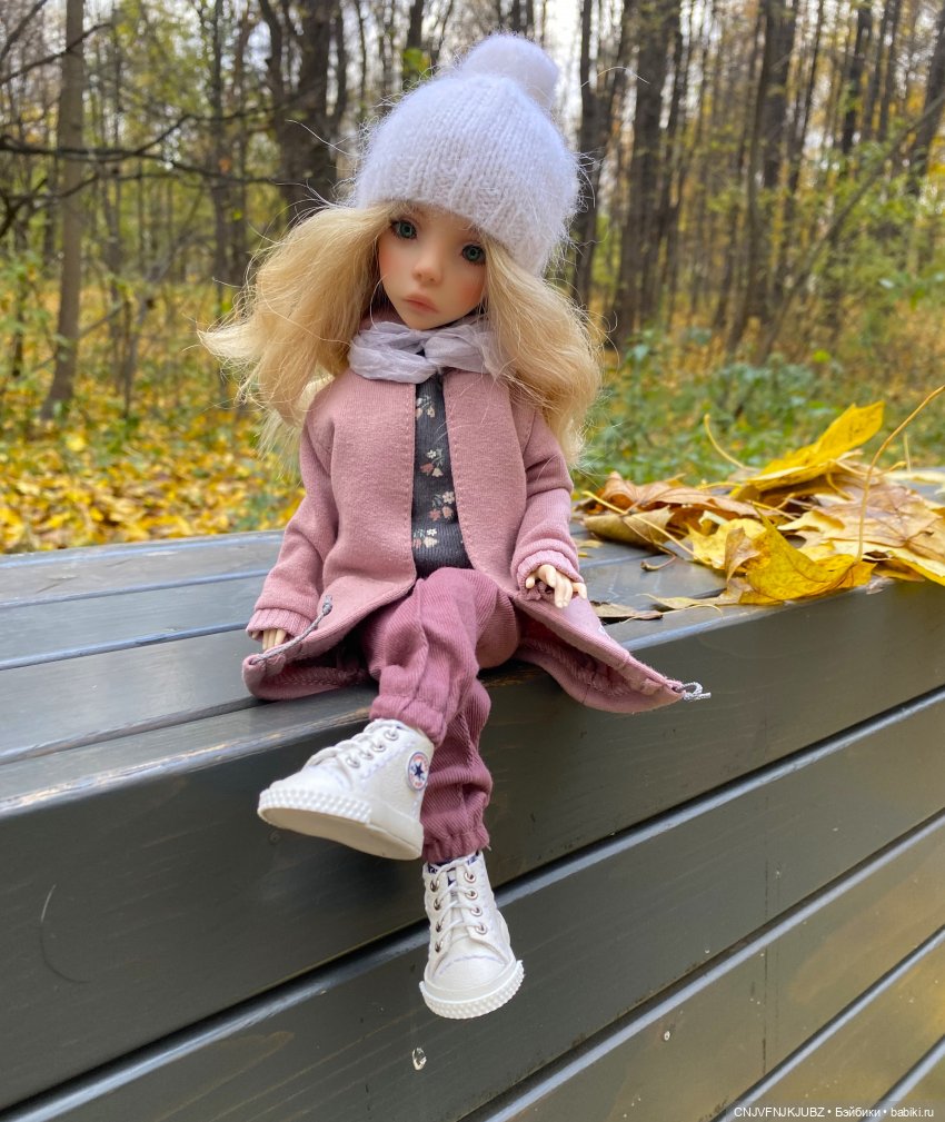 Пойдём по листьям пошуршим