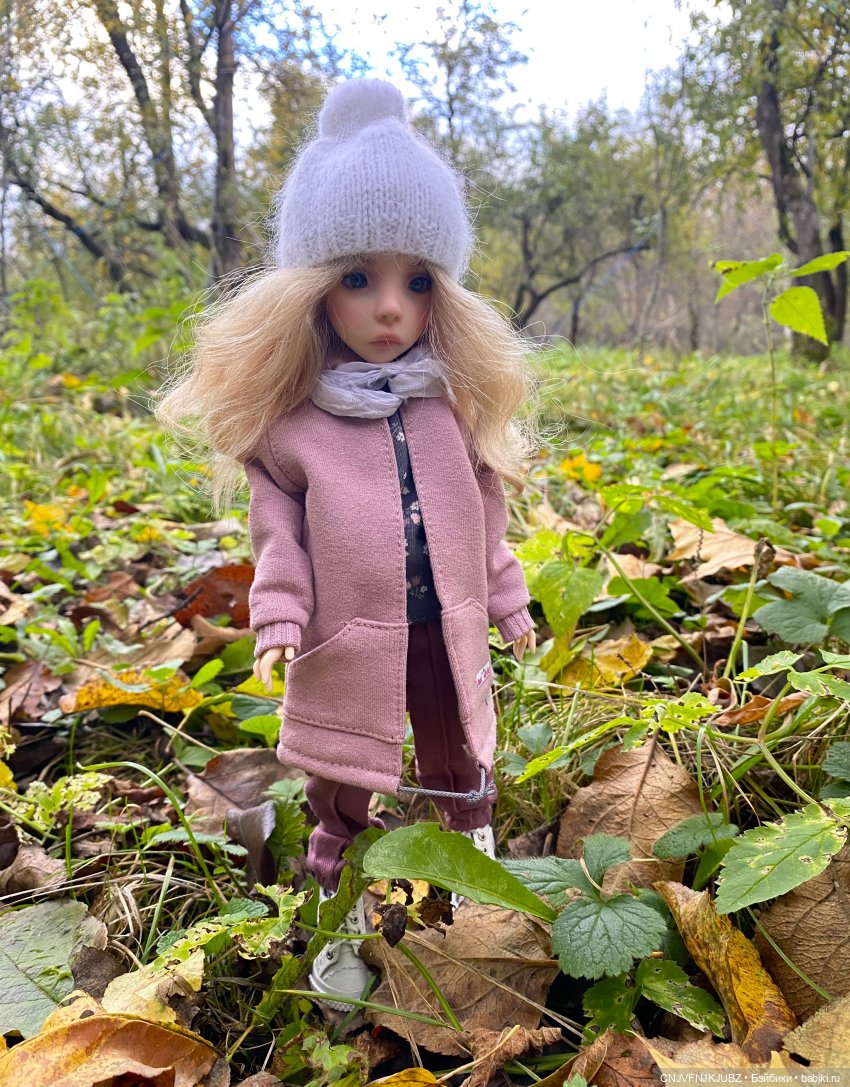 Пойдём по листьям пошуршим