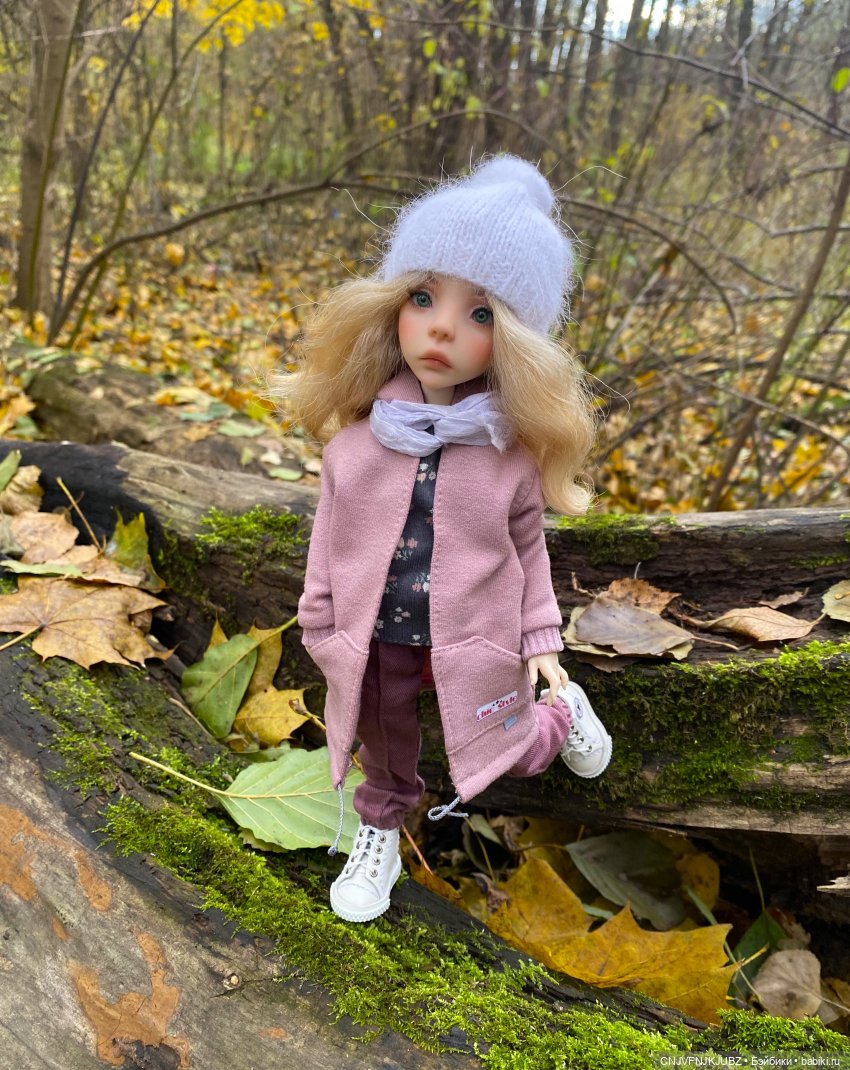 Пойдём по листьям пошуршим