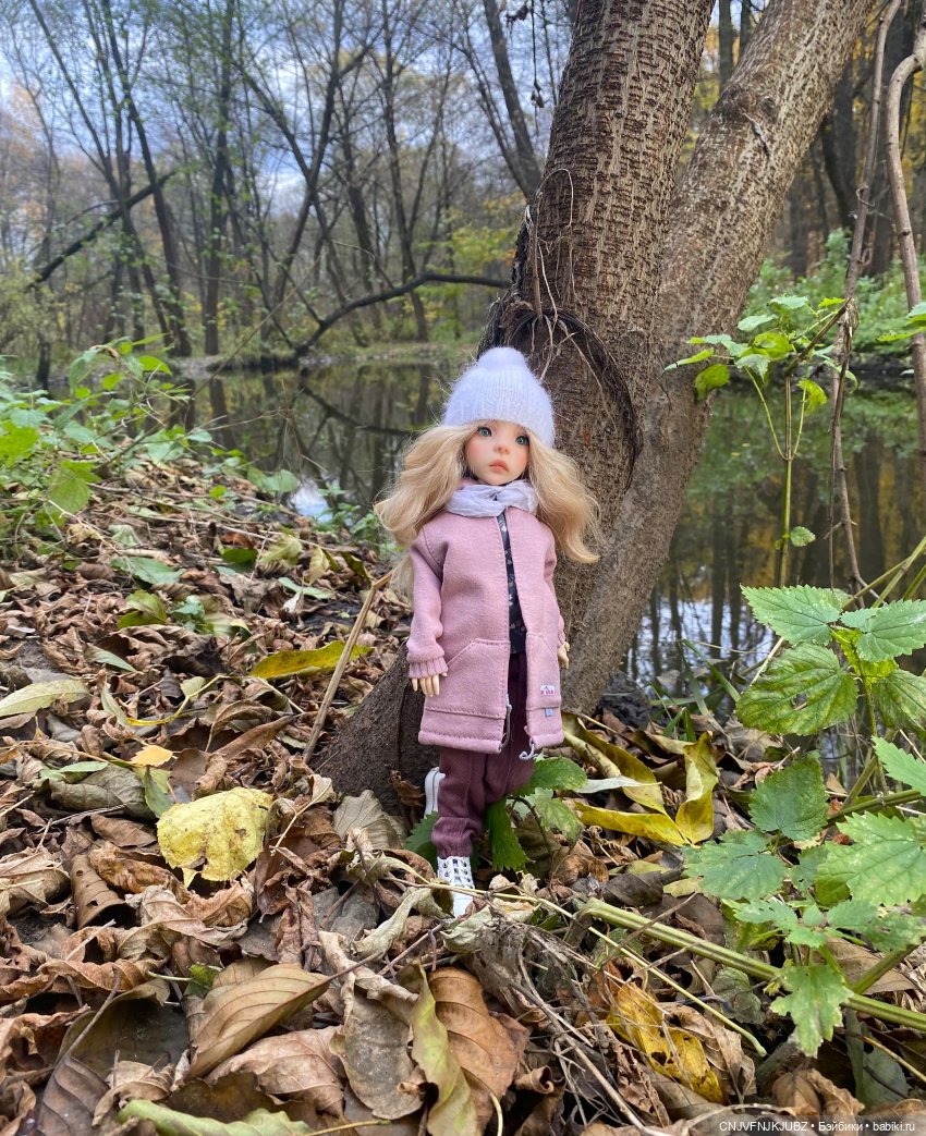 Пойдём по листьям пошуршим