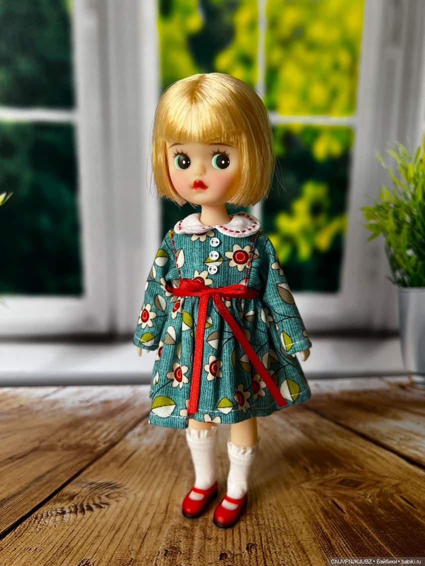 Ягодка в подарок — Куклы Strawberry Planet: Redberry (фото 9)