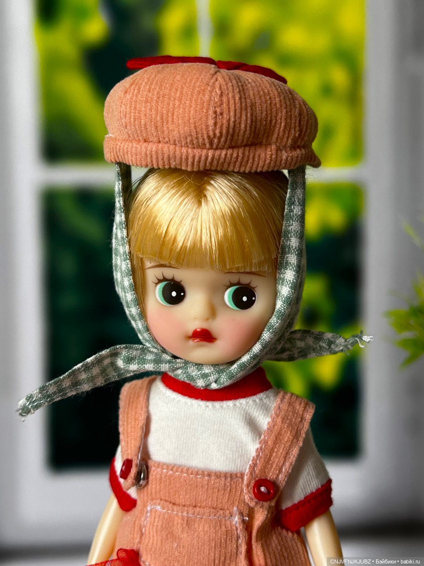 Ягодка в подарок — Куклы Strawberry Planet: Redberry (фото 4)