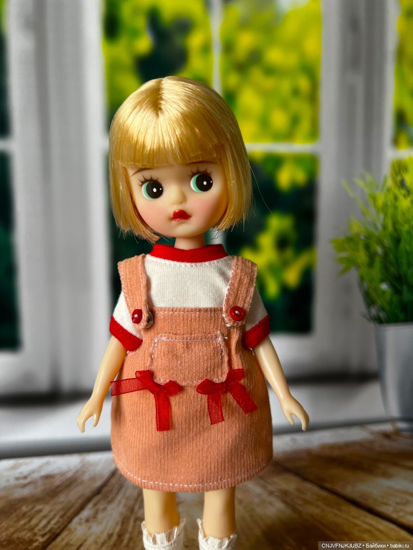 Ягодка в подарок — Куклы Strawberry Planet: Redberry (фото 7)