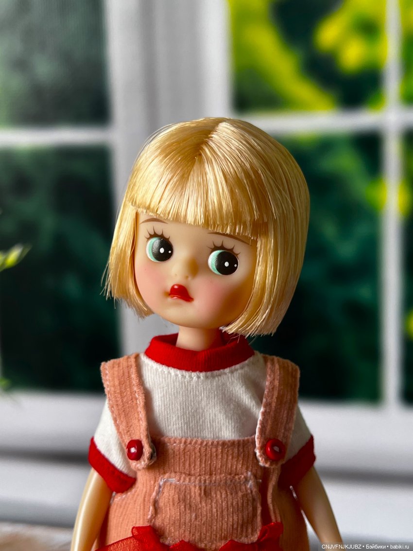 Ягодка в подарок — Куклы Strawberry Planet: Redberry (фото 5)