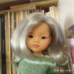 Лиу с мятными волосами, очень красивая