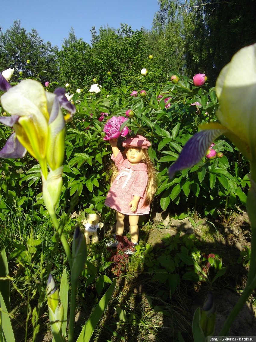 Kidz'N'Cats Люсия на даче (фото 9)