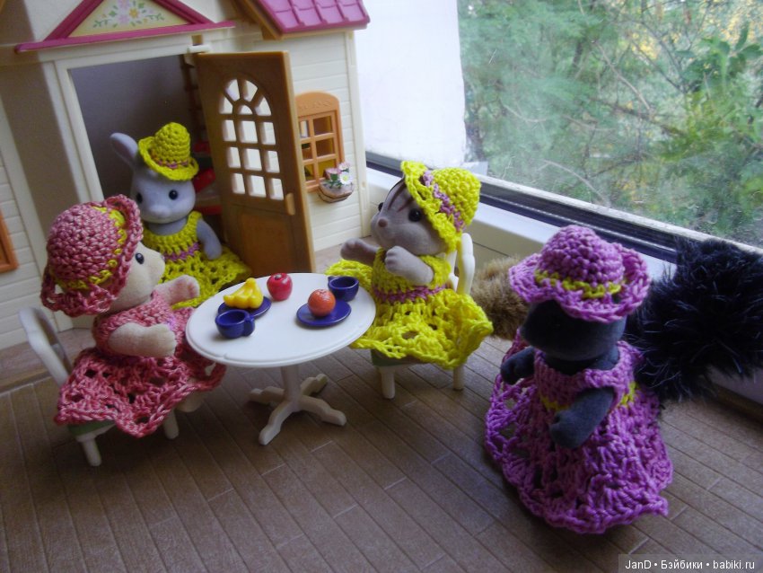 Sylvanian Families: нарядные платья