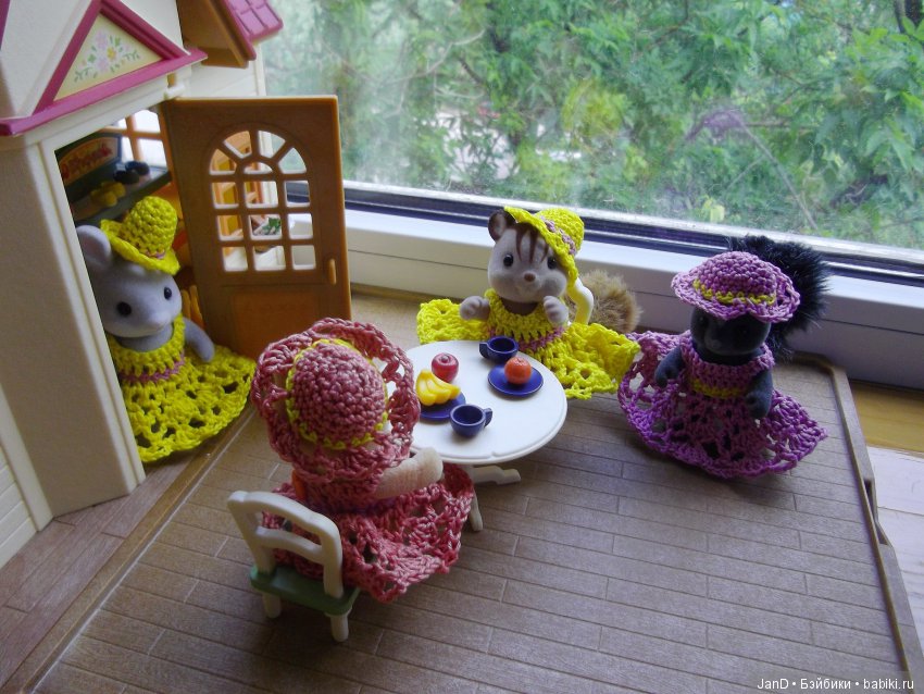 Sylvanian Families: нарядные платья