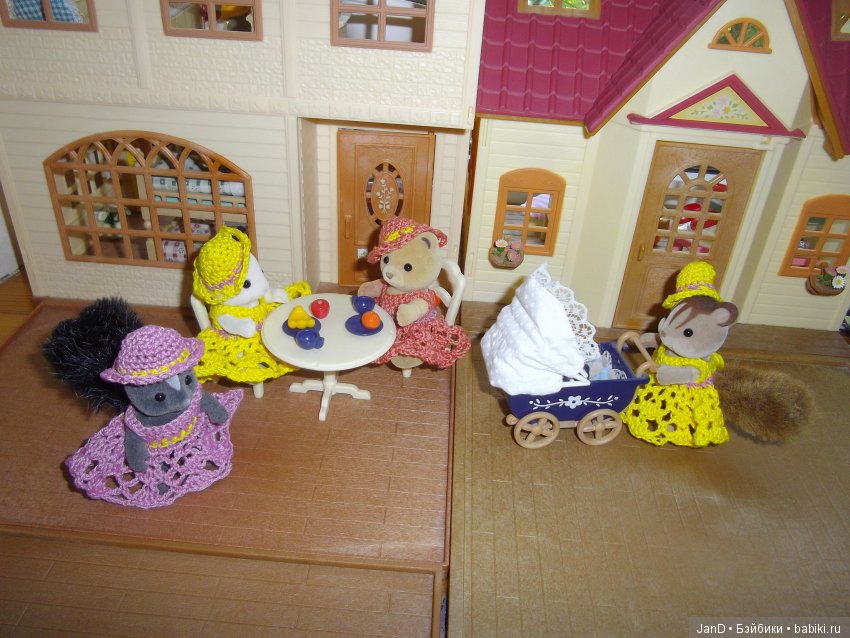 Sylvanian Families: нарядные платья