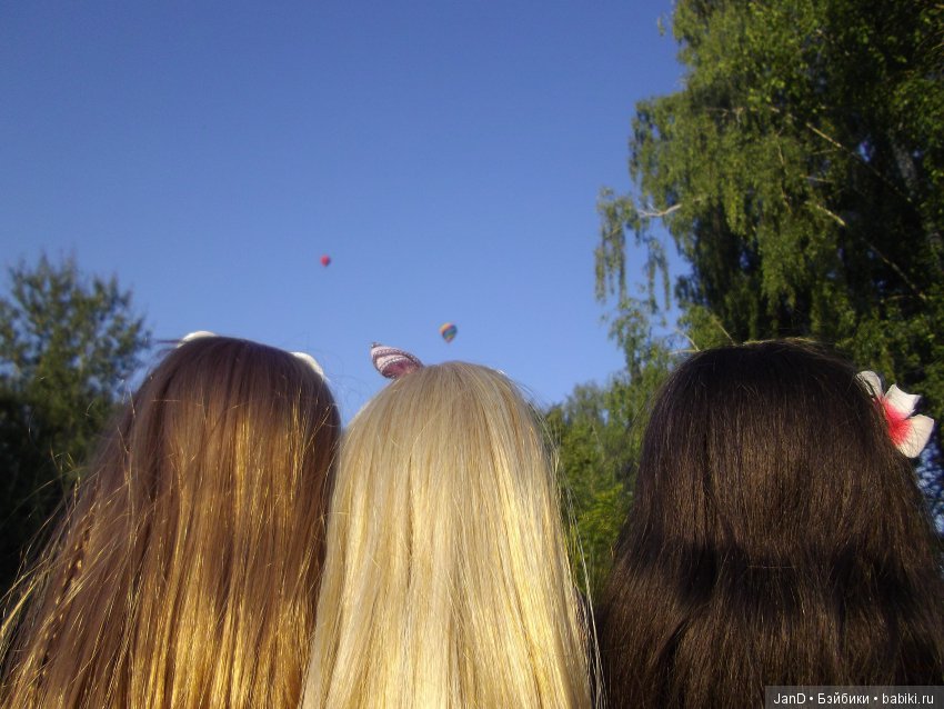 Kidz'N'Cats девчонки на природе