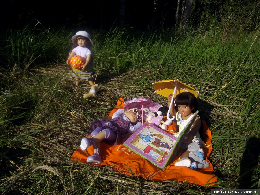 Kidz'N'Cats девчонки на природе