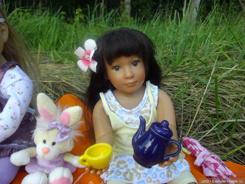 Kidz'N'Cats девчонки на природе (фото 4)